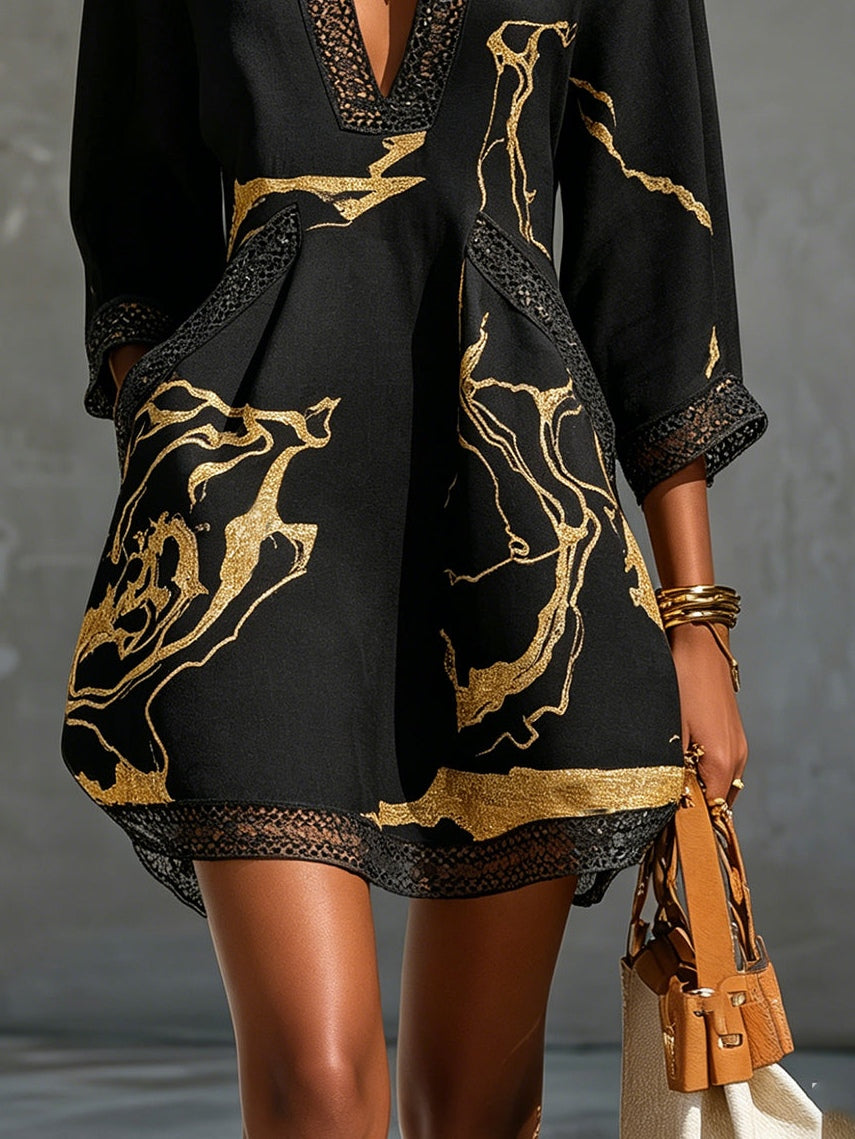 Minivestido Serafina | Negro con estampado de mármol dorado y encaje de ganchillo